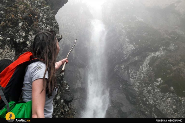 Շառաչ ջրվեժ