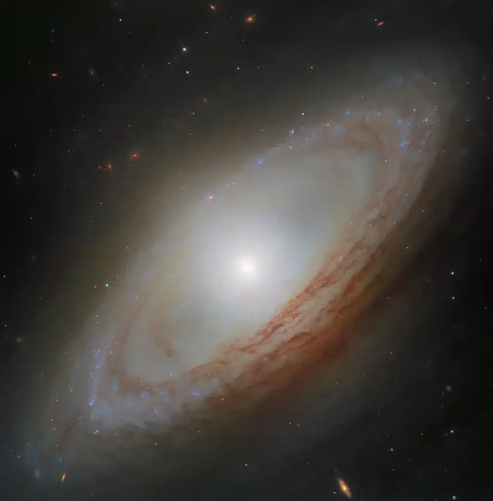 NGC 4698 պարուրաձև գալակտիկան՝ «Հաբլի» պատկերում