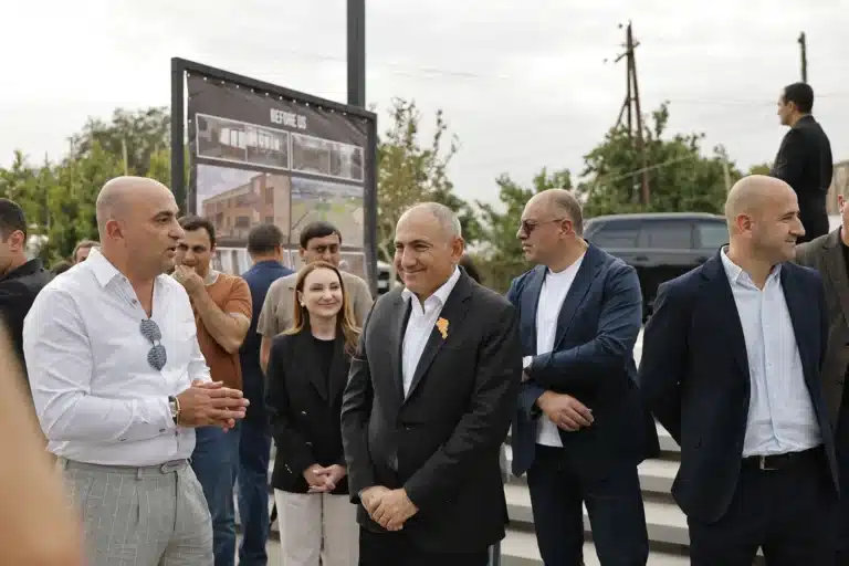 Նիկոլ Փաշինյանը «Նոայի» մանկապատանեկան ֆուտբոլի կենտրոնի բացմանը / © ՀՀ վարչապետի աշխատակազմ